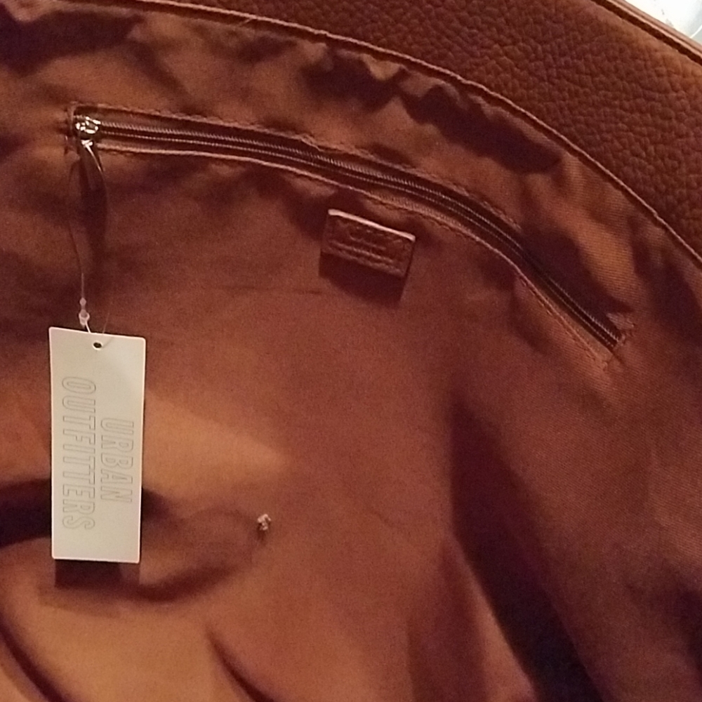 SALE 1 left!Vegan leather oversized tote - Picture 4 of 8